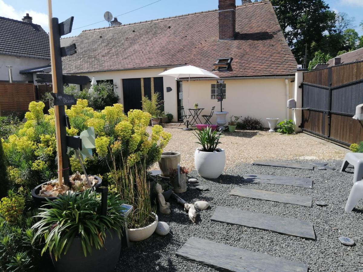 Le Clos du 51 - Chambres d'hôtes Abondant Extérieur photo